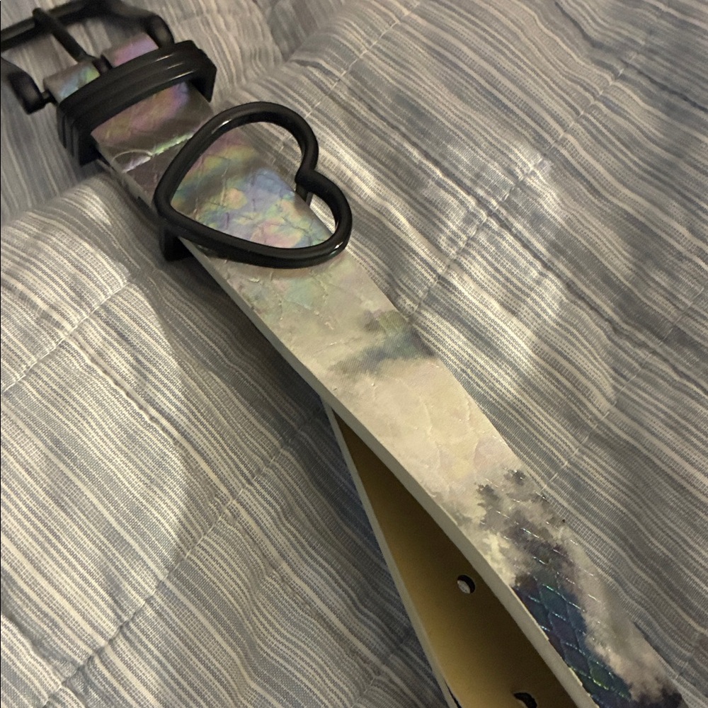 Iridescent Heart Buckle Belt